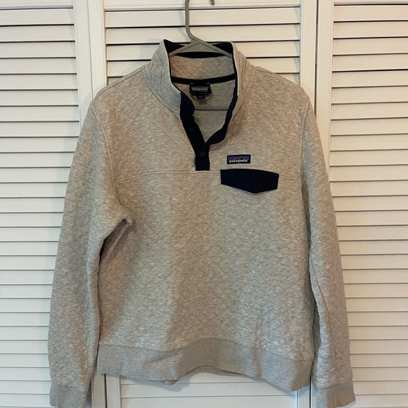 Patagonia Sweaters - Women’s Patagonia Cream Quilted Synchilla